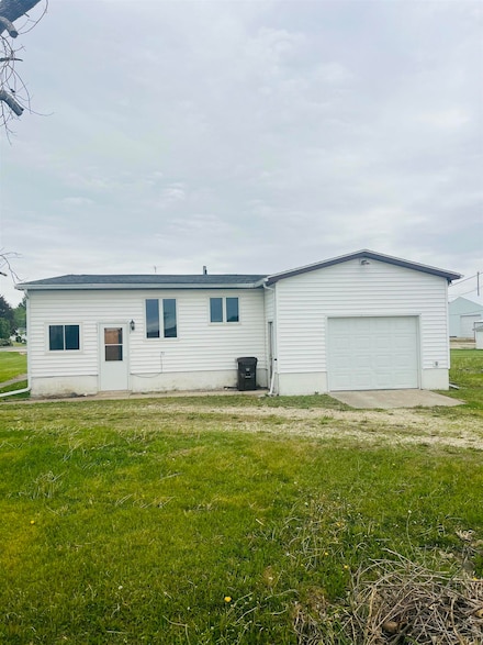 15702 Kilpatrick St, Aplington, IA 50604
