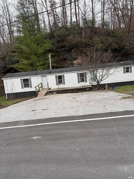 358 N Sycamore Rd, Taswell, IN 47175