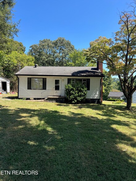 8408 Majors Rd, Knoxville, TN 37938