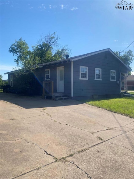 310 W Chestnut St, Archer City, TX 76351