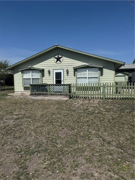 104 Jonathan, Three Rivers, TX 78071
