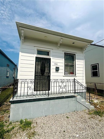 1733 Touro St, New Orleans, LA 70116