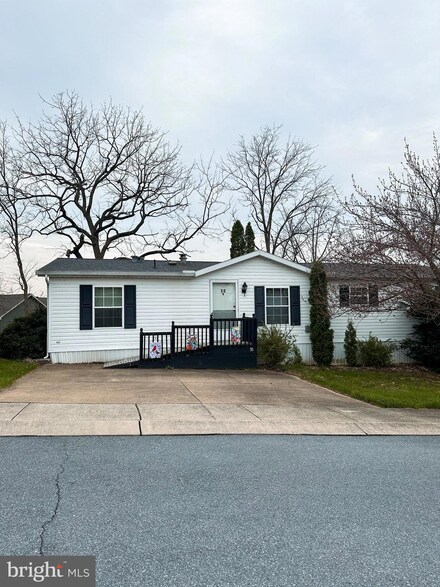 30 Katherine Ave, Lebanon, PA 17042