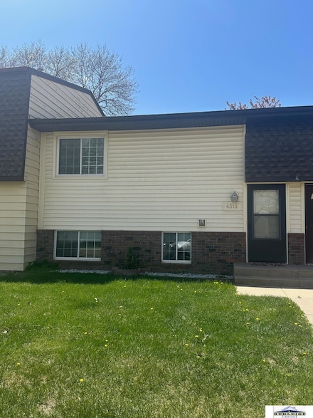 4319 Abbott Rd, Lincoln, NE 68516