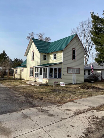 408 E State St, Mancelona, MI 49659