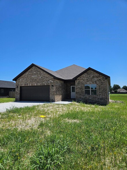 217 Quincy Cir, Trumann, AR 72472