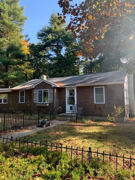 20 Baker St, Assonet, MA 02702