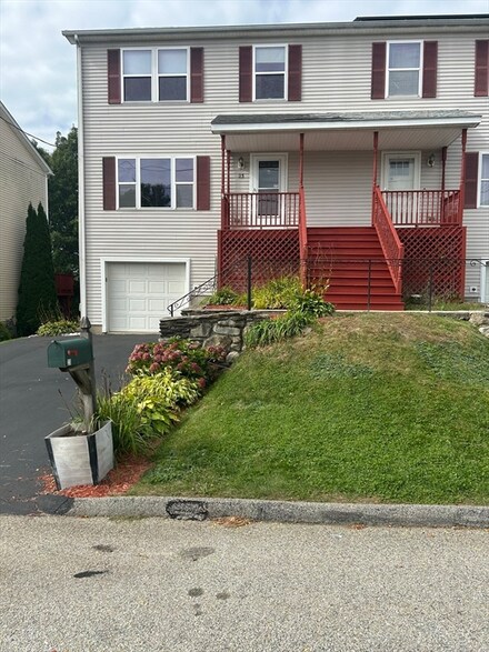 23 Arrowsic St, Worcester, MA 01606