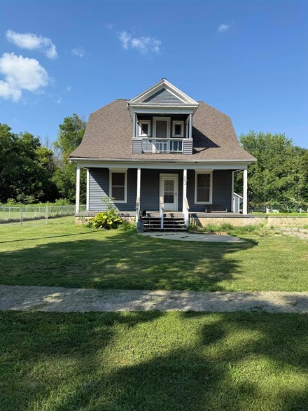 203 W Main St, La Porte City, IA 50651