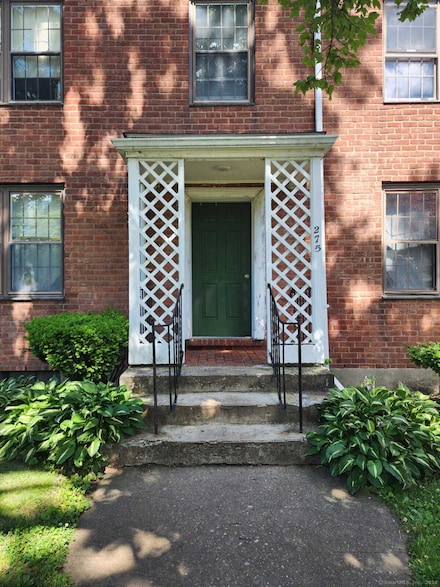 275 Texas Ave Unit D, Bridgeport, CT 06610