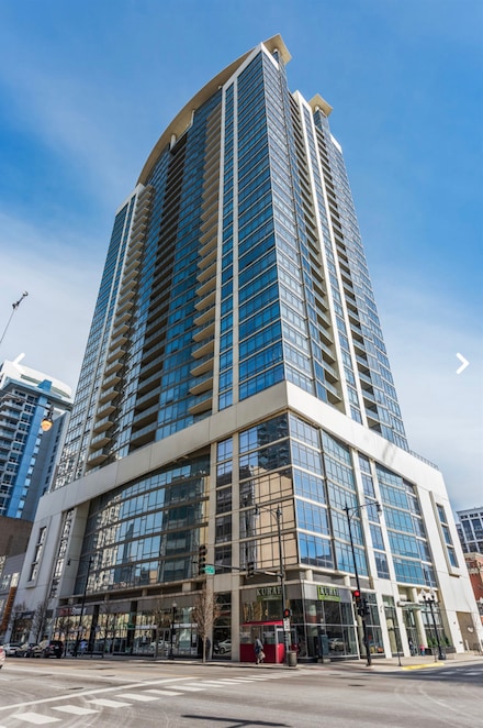 100 E 14th St Unit 1403, Chicago, IL 60605