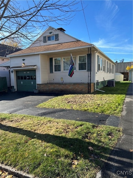 135 Greenland Dr, Syracuse, NY 13208