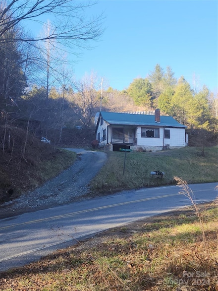 24 Elmer Gunter Rd, Marshall, NC 28753