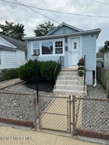 49 Ocean Ave, North Middletown, NJ 07748