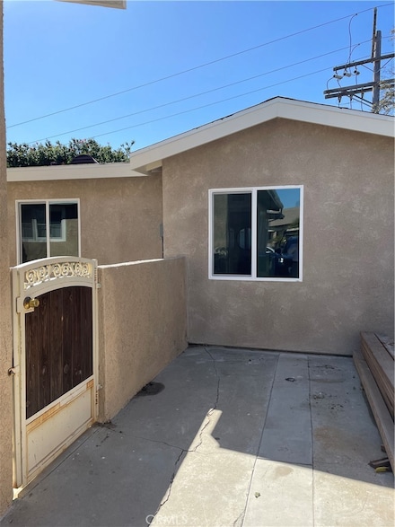 869 W 4th St, San Pedro, CA 90731