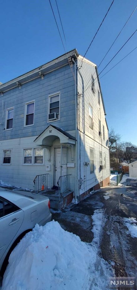 98 Murray Ave, Paterson, NJ 07501