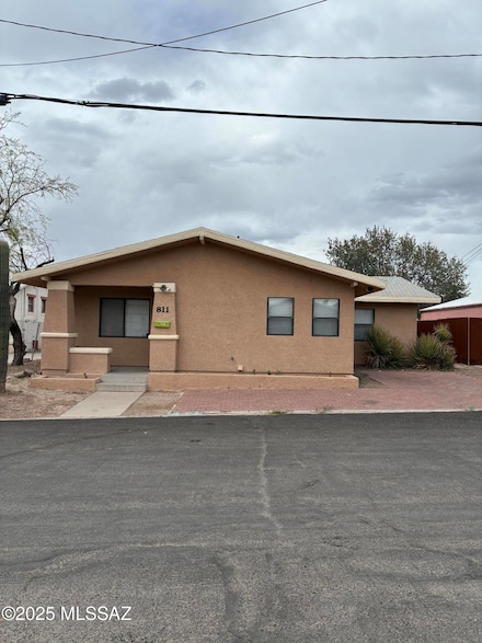 811 E Caddie St, Tucson, AZ 85719