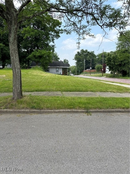 792 Aberdeen St, Akron, OH 44310