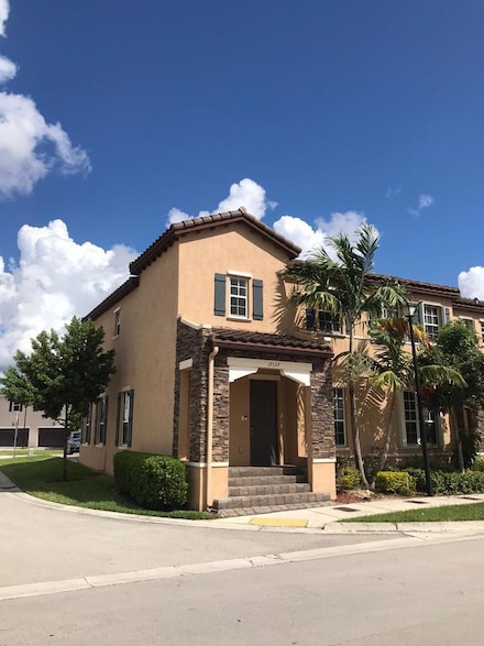 17137 SW 96th St, Miami, FL 33196