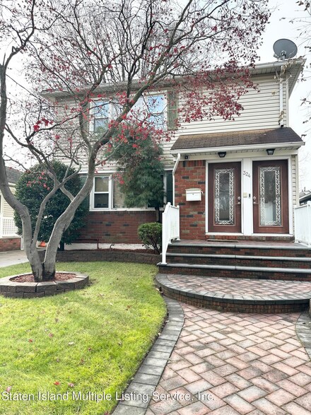 324 Tysens Ln, Staten Island, NY 10306