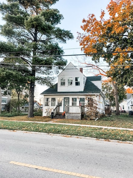 221 E Main St, Genoa, IL 60135