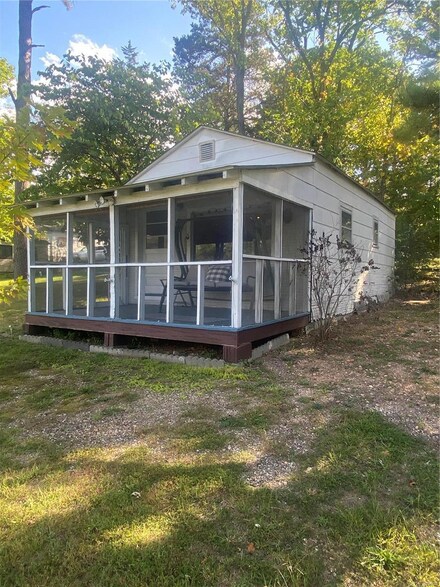 10209 Thunder Rd, Richwoods, MO 63071