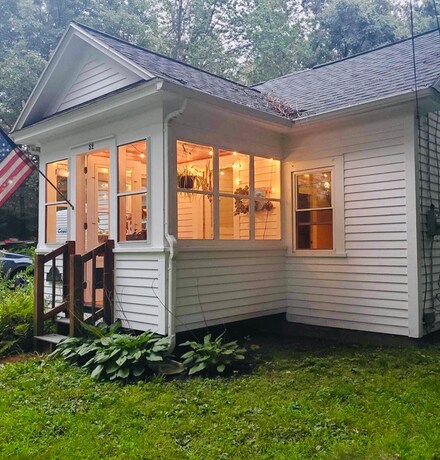 52 Log Plain Rd, Greenfield, MA 01301