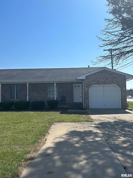 3130 Cascade Dr, Springfield, IL 62704