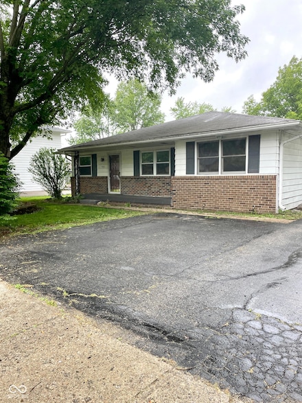 901 Alden Dr, Fortville, IN 46040
