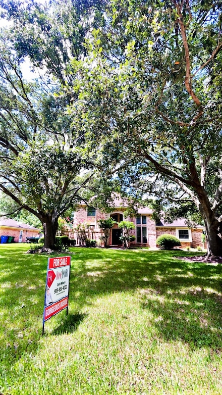 1600 Azalea St, Sweeny, TX 77480