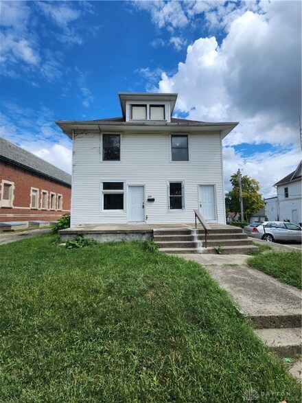 2218 Catalpa Dr, Dayton, OH 45406