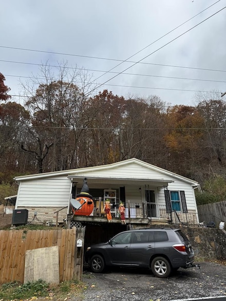 1134 Old Bramwell Rd, Bluefield, WV 24701
