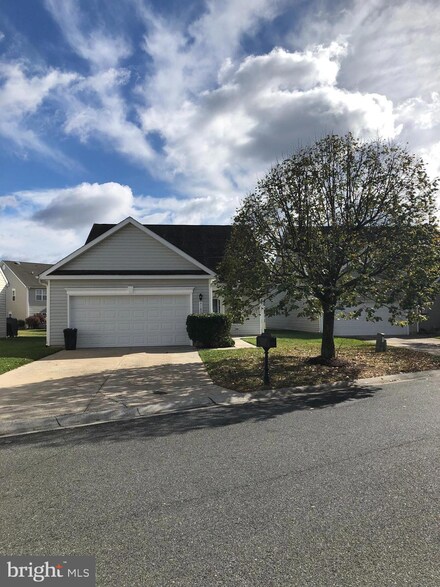 9185 Clubhouse Dr, Delmar, MD 21875