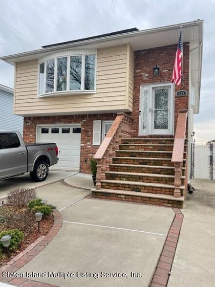 138 Delmar Ave, Staten Island, NY 10312
