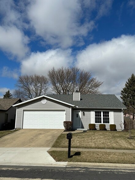 1404 E 24th St, Sterling, IL 61081