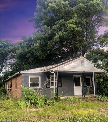 209 Brooks Rd, Reidsville, NC 27320