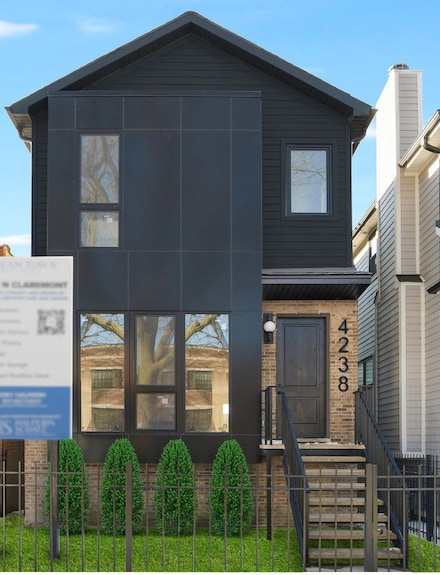 4238 N Claremont Ave, Chicago, IL 60618