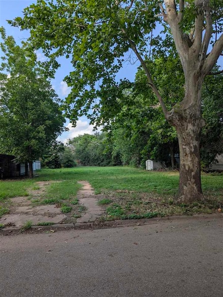 122 Lilac Ln, Burkburnett, TX 76354