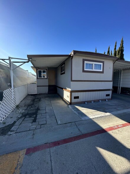 64 Peach Ln Unit 64, Hollister, CA 95023