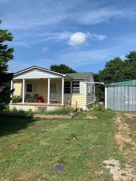 160 Loose Grip Ln, Chatham, VA 24531