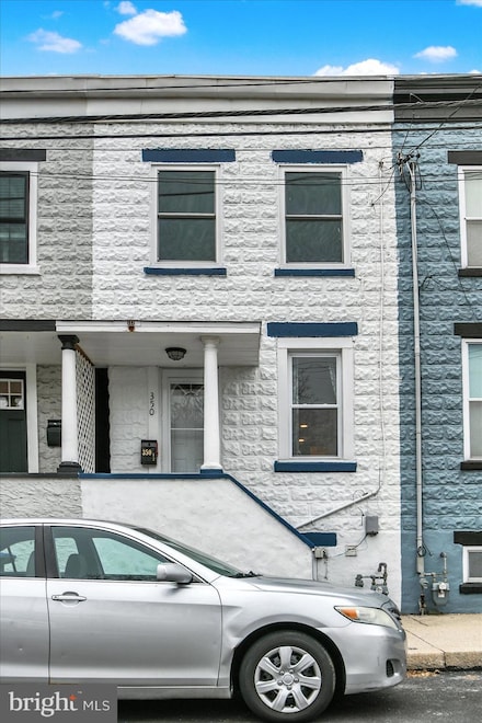 350 1/2 E Elm St, Conshohocken, PA 19428