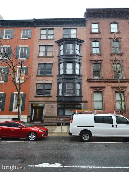 1904 Spruce St Unit 2R, Philadelphia, PA 19103