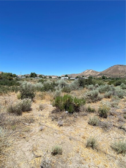 0 Prairie Unit IV23144379, Phelan, CA 92397