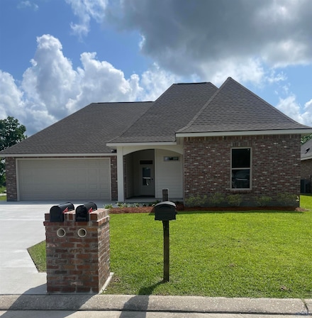 312 Sugar Ridge Dr, Houma, LA 70360