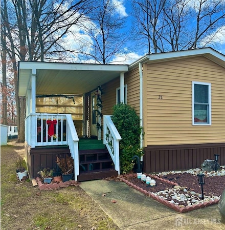 28 Dickens Rd, North Brunswick Township, NJ 08902