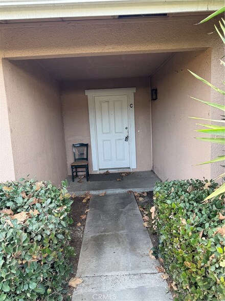 1315 Via Santiago Unit C, Corona, CA 92882
