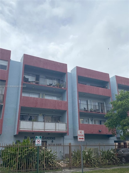 6070 W 19th Ave Unit 315, Hialeah, FL 33012