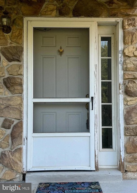 54 White Pine Ct, Lafayette Hill, PA 19444