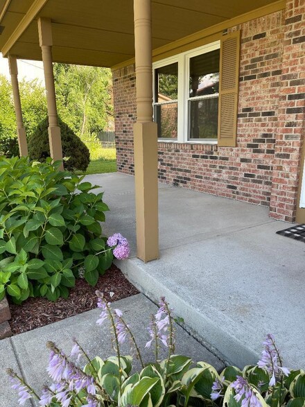 7715 Cruyff Cir, Indianapolis, IN 46214
