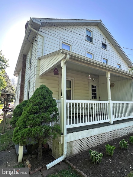 26 Pennhurst Rd, Royersford, PA 19468